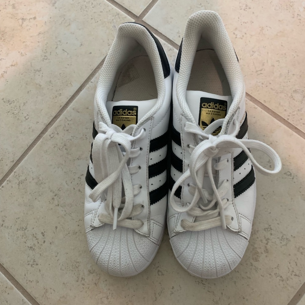 Adidas superstar size 6